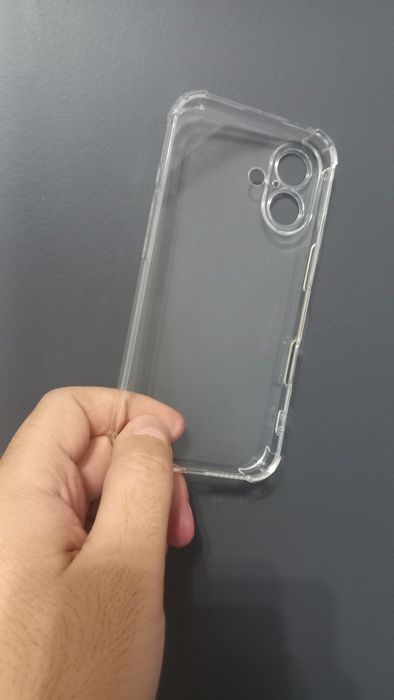 Силиконовый чехол на IPhone 17