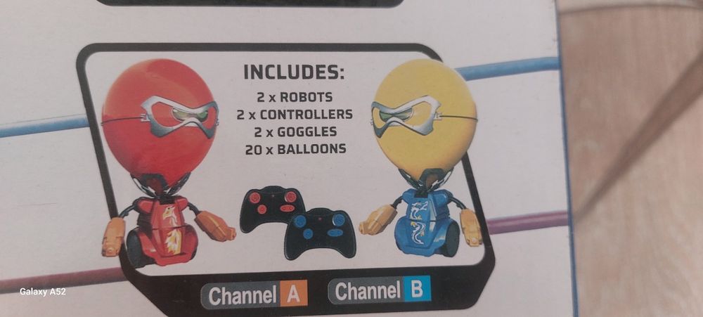 Продам игрушку- робота на пульте