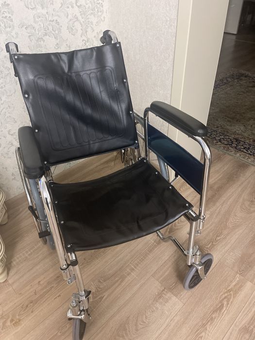 Продам инвалидную коляску б/у