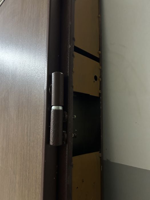 Бронированная дверь в идеальном состоянии