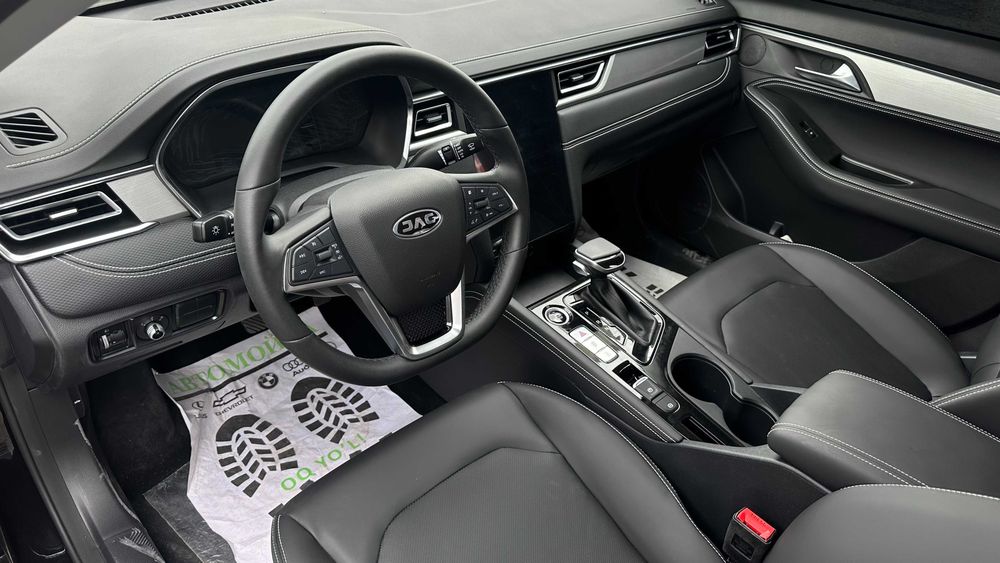 JAC J7 автомобилини катта чегирмада