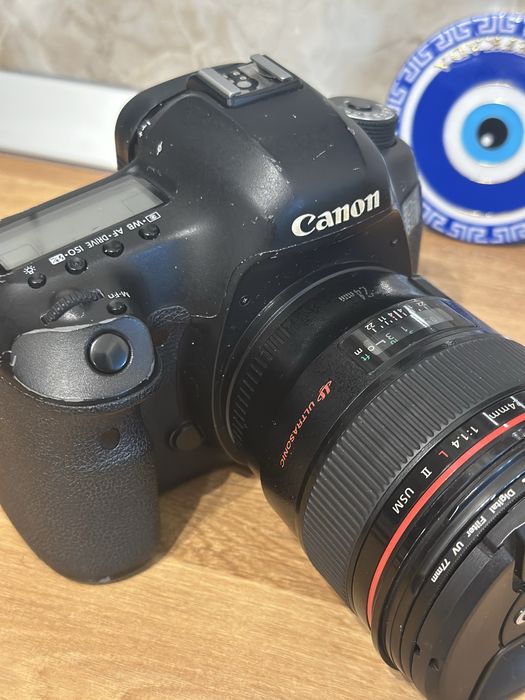 Canon EOS 5d mark 3 cu 24mm 1:1.4