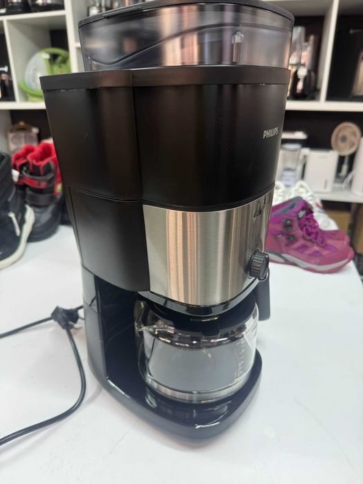 (RESIGILAT) Cafetiera Philips all-in-1 cu râşniţă inclusă