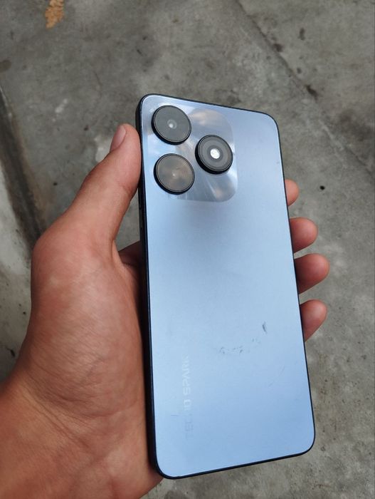 Texno spark 10 sotiladi!!!