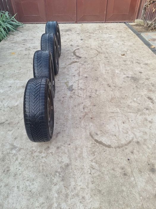 Jante de tabla pe 15 inch cu cauciucuri de iarna