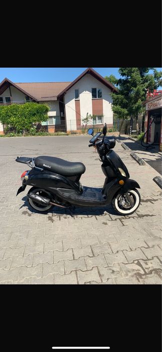 Vant/inchiriez tot ce se vede in poze scutere cu si fara permis