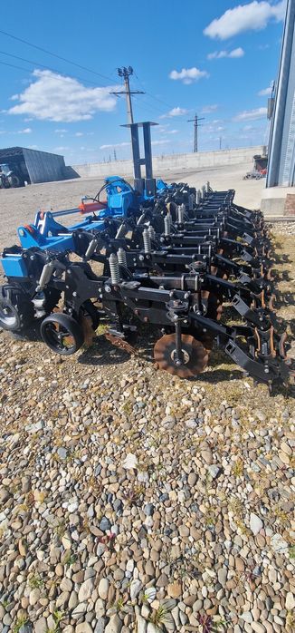 STRIP TILL  - 8 rânduri cu fertilizare