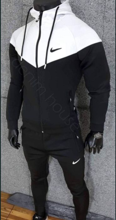 Спортен екип Nike
