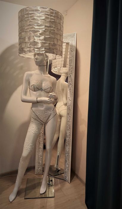 Торшер статуя арт объект