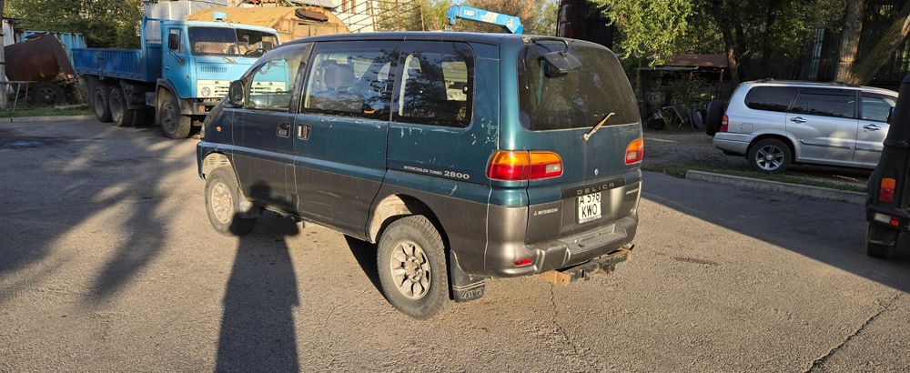 Mitsubishi Delica 1995 г.