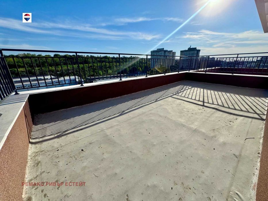 Продава се Тристаен апартамент в Русе, Здравец Изток - 146 кв.м за 959 €/кв.м - Снимка #10