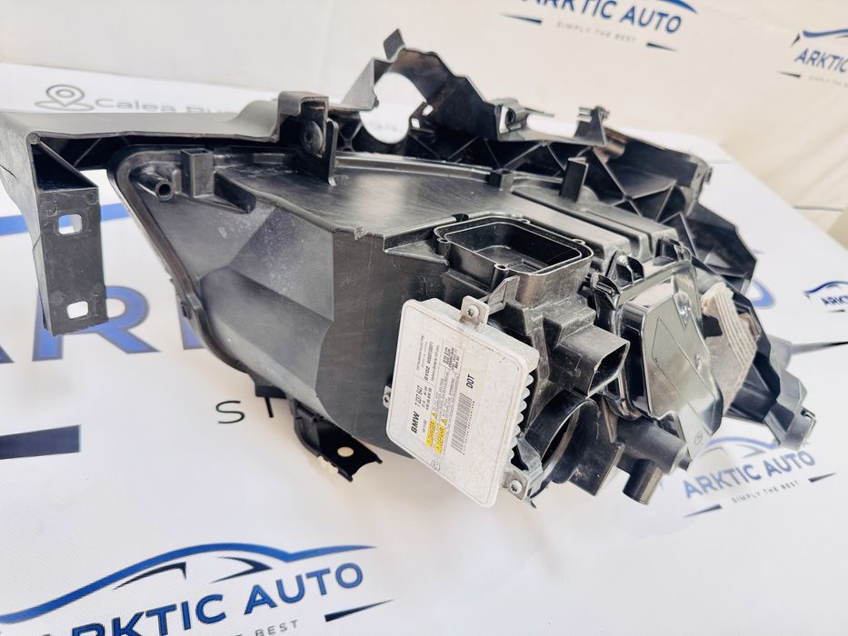 Far stanga bixenon BMW E90 LCI dupa 2010 cod 72025839