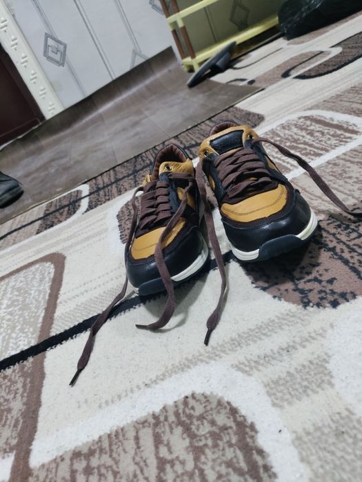 Продаются кожаные кросовки