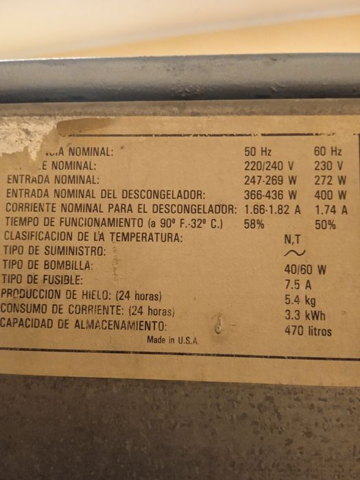 Продавам Хладилник с фризер  GIBSON