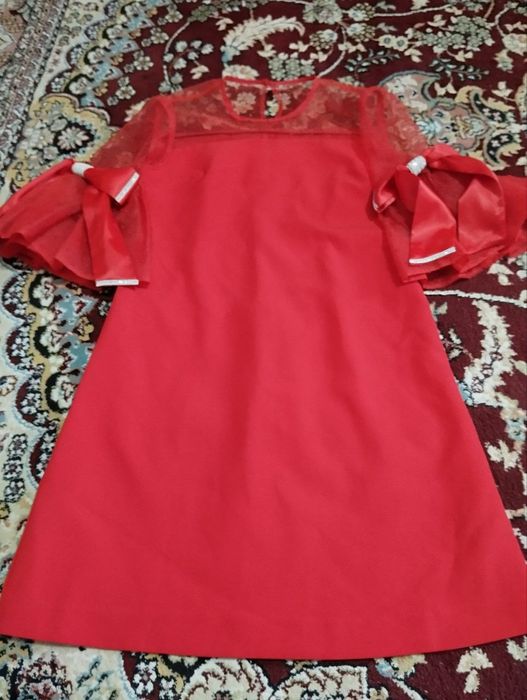 Платья и спортивные худи