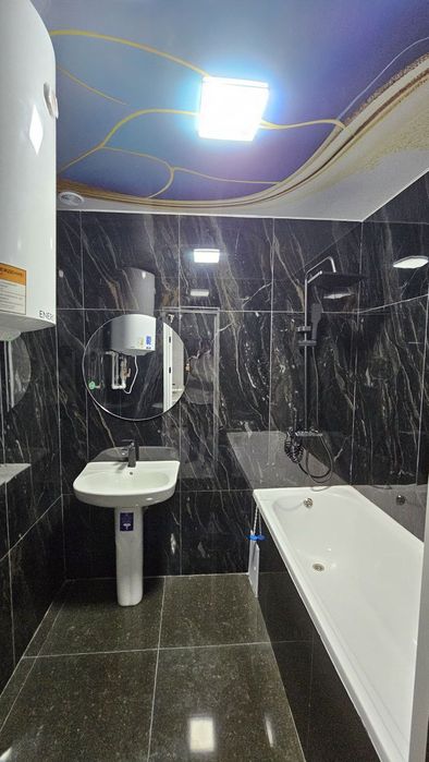 Sharq korzinka 1 da 3 xona.qilingan yangi, g'ishtli dom