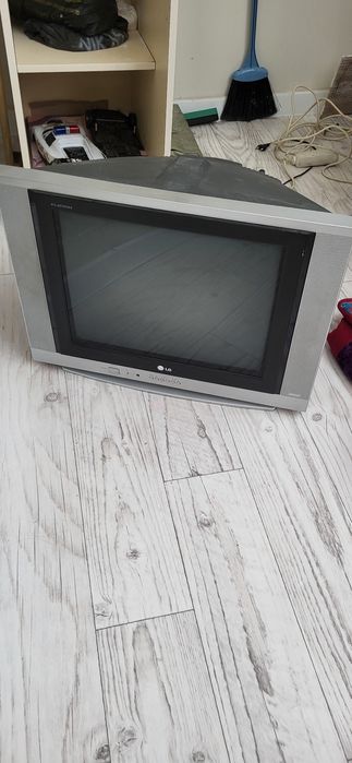 Телевизор LG  б/у