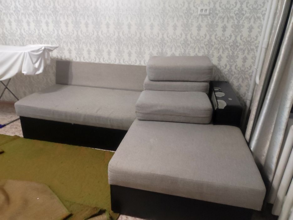 Отдам даром диван угловой