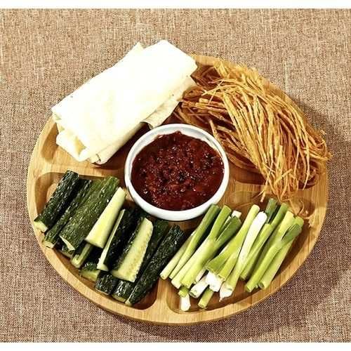 Въртяща се бамбукова дъска за сирена и мезета