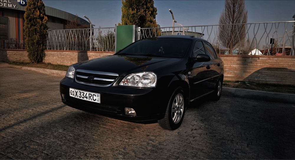 Chevrolet Lacetti 1.8 AT — яхши ҳолатда, мин ва кет!