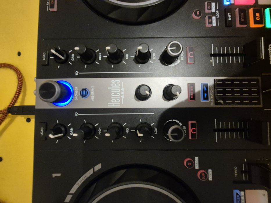 Vand consola DJ Hercules Impulse 300MK2