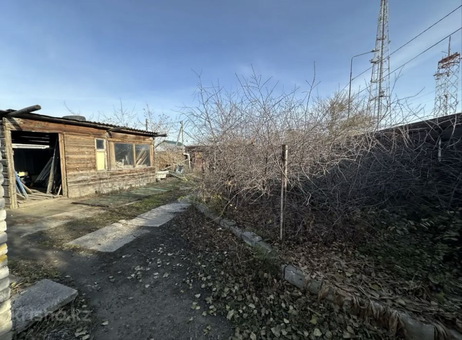 Продам участок с домом !