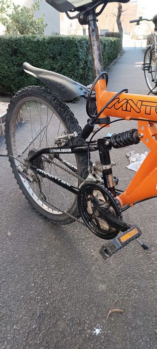 Vând bicicleta de 24 de inchi, în stare bună de funcționare.