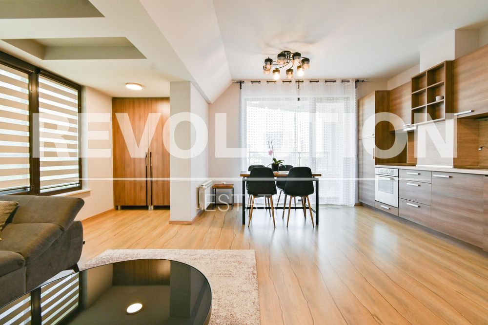 Дава се под наем Тристаен апартамент в София, Лозенец - 118 кв.м за 997.05 € - Снимка #2