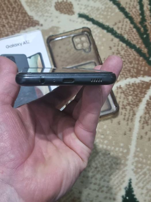 Samsug a 12. 64 gB ишлаши зур бркулда ишлатилган дакуминт каропка бор