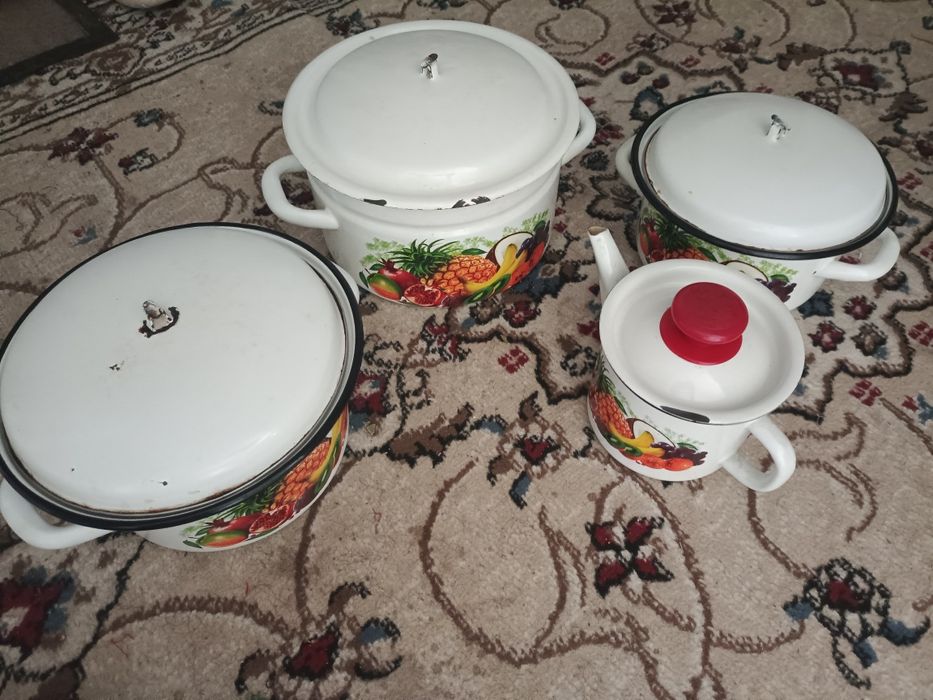 Продам кастрюли (эмаль)
