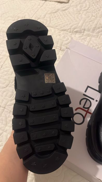 Зимние сапоги ,ботинки