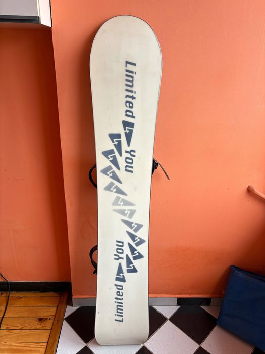 Сноуборд Dakine 154