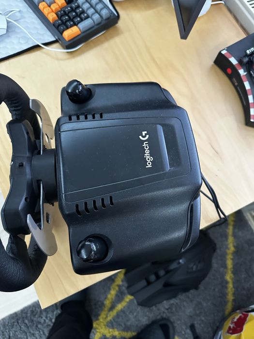 Logitech G29 + G Shifter inclus – stare foarte bună