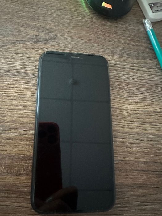 Продается iPhone XR б/у