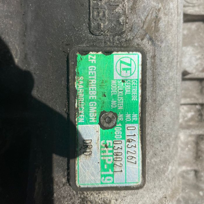 Продам двигатель 2.8 на запчасти