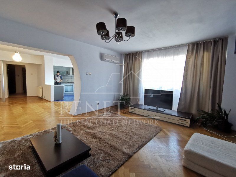 Apartament Central, bloc Casa Cartii