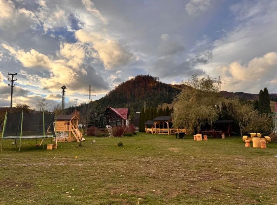 Cabană  de închiriat cu ciubăr  în bucovina