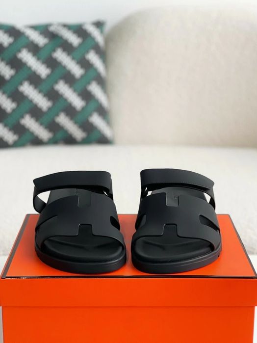 Hrms / Chypre / Black