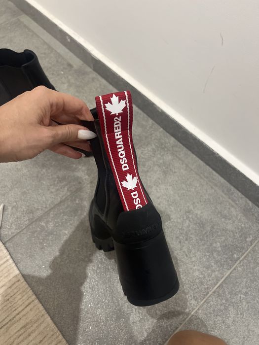 Обувки на Dsquared