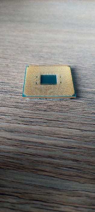 AMD Ryzen 5 2600x + Cooler AMD Wraith Stealth