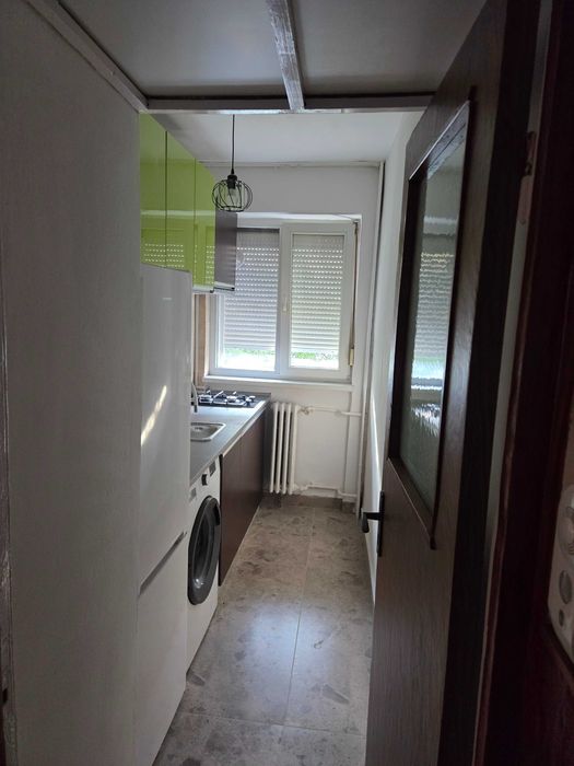 Închiriez apartament cu 2 camere semidecomandat în Oradea str Galileo Galilei