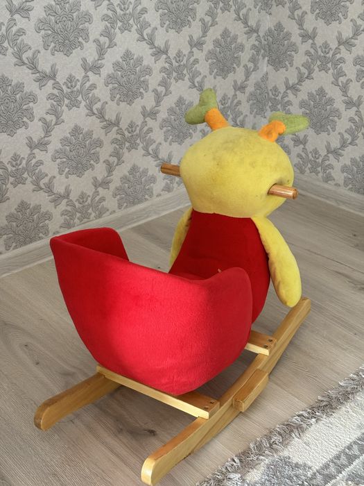 Десткая кресло качалка и толокар