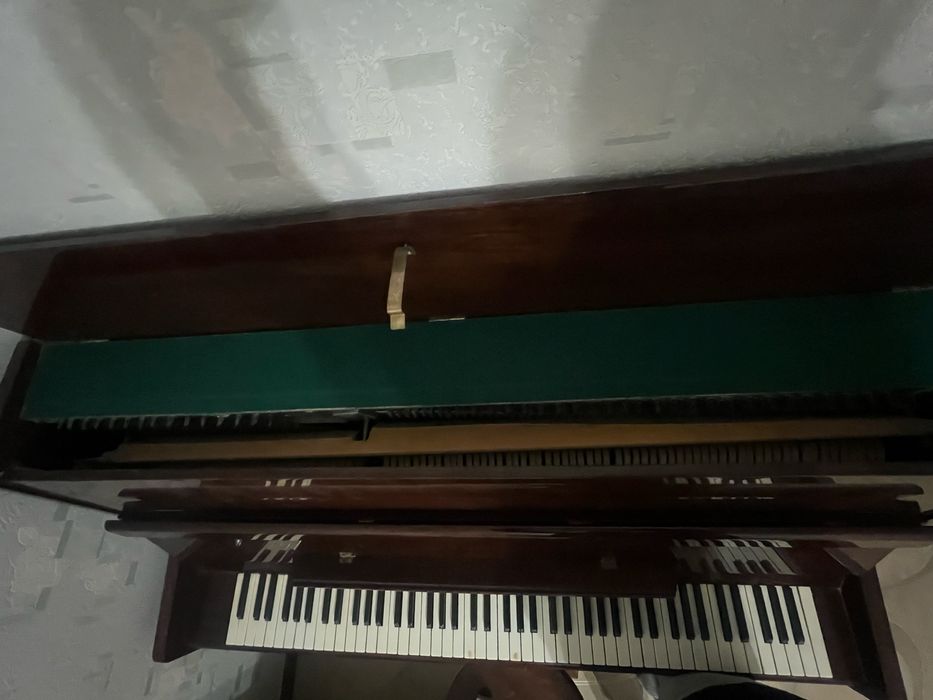 Продам пианино RIGA