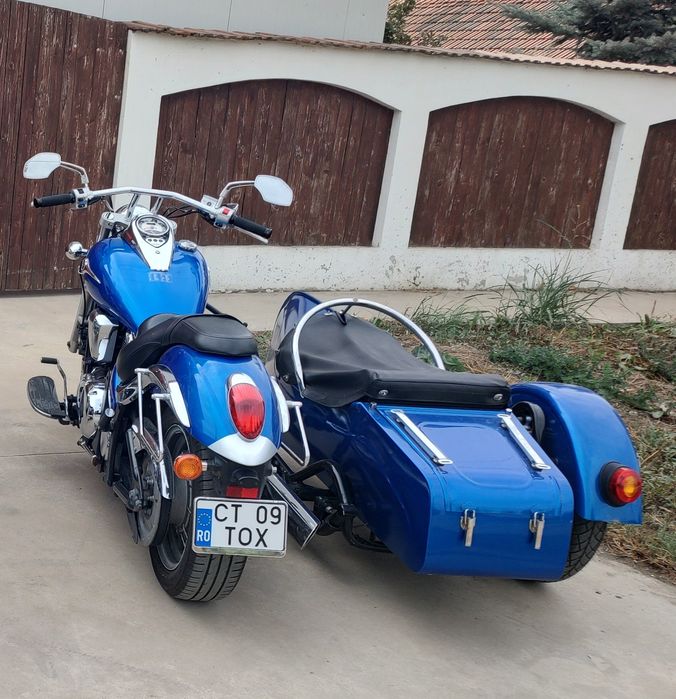 Motocicletă Kawasaki VN900 cu ataș