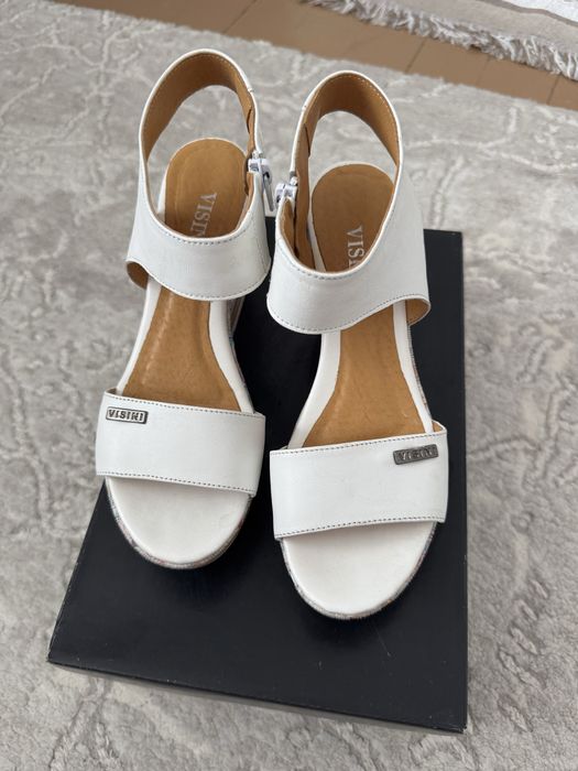 Дамски сандали естествена кожа