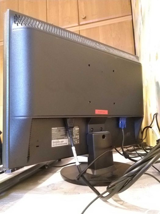 Монитори 22" WSXGA Philips VGA DVI, 24" HP TCO-03 KT931AA въртящ WUXGA