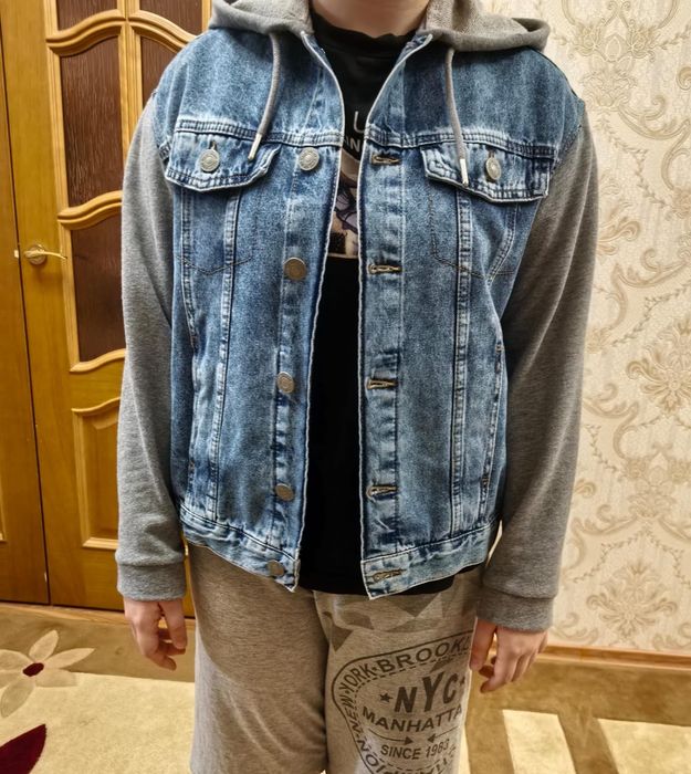 Куртка весенняя тонкая