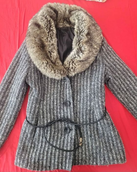 Cardigan de lana cu guler de blana