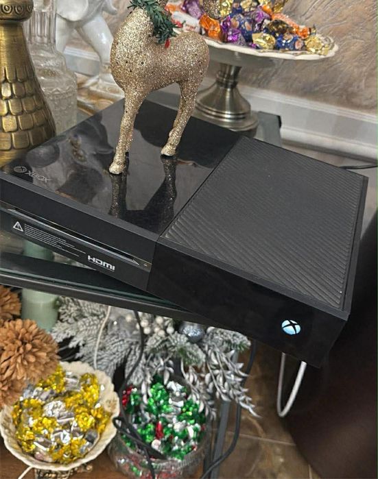 Xbox one 500 gb controlerr fifa 25