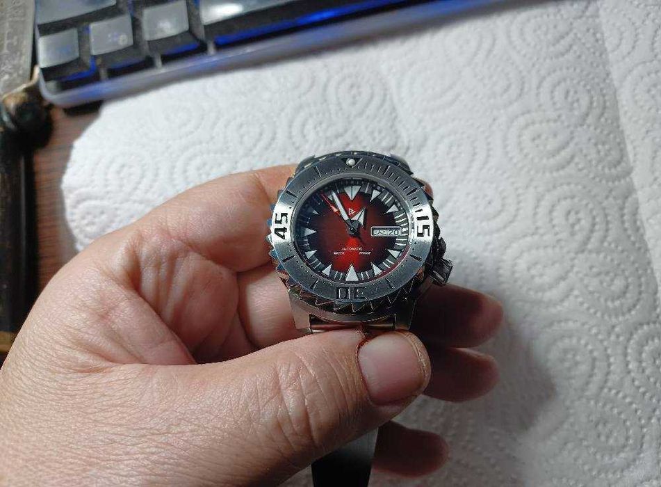 Ceas Rdunae Retangula automatic deosebit